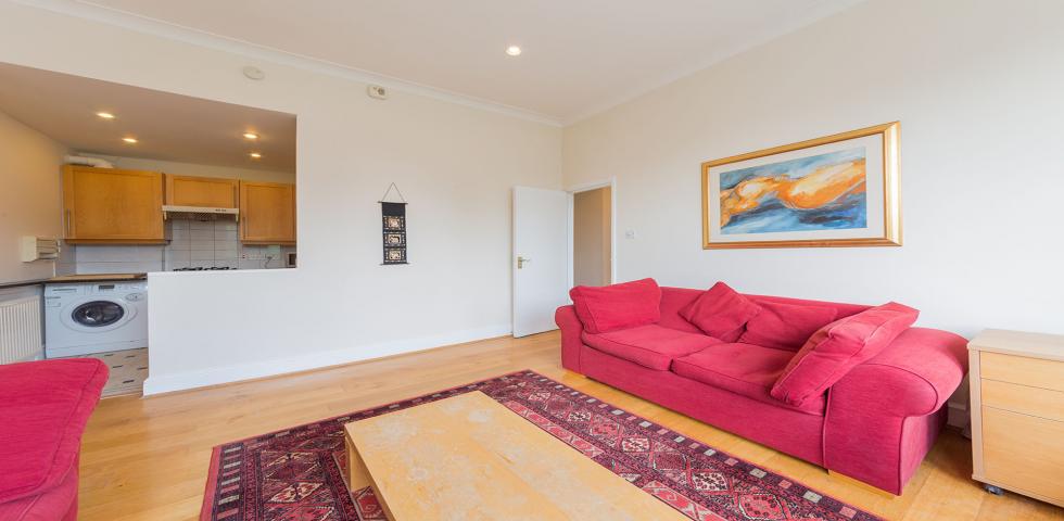 			LET, 2 Bedroom, 1 bath, 1 reception Flat			 Priory Road, WEST HAMPSTEAD